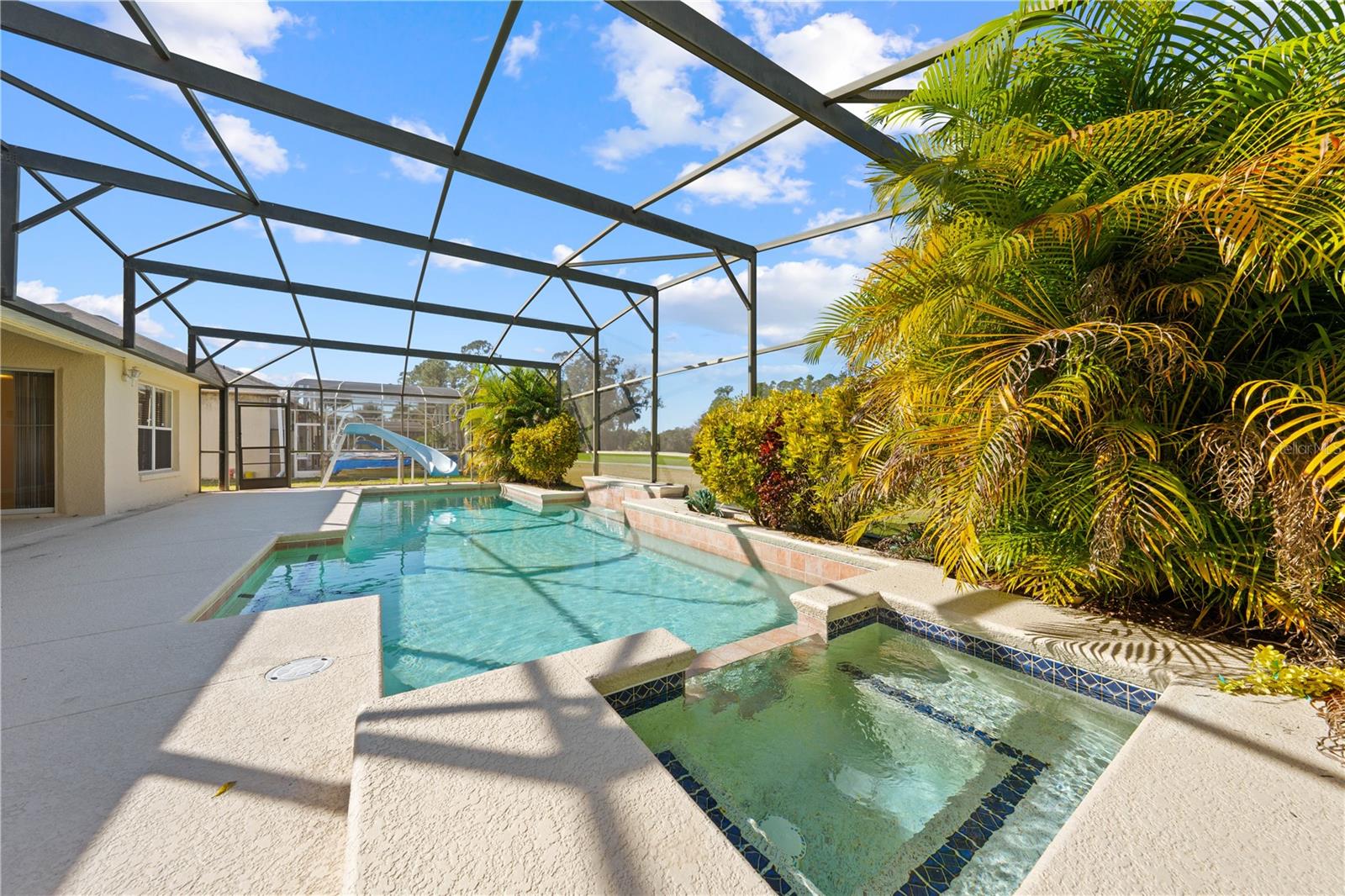 Image 17 of 90 For 1020 Golf Course Parkway