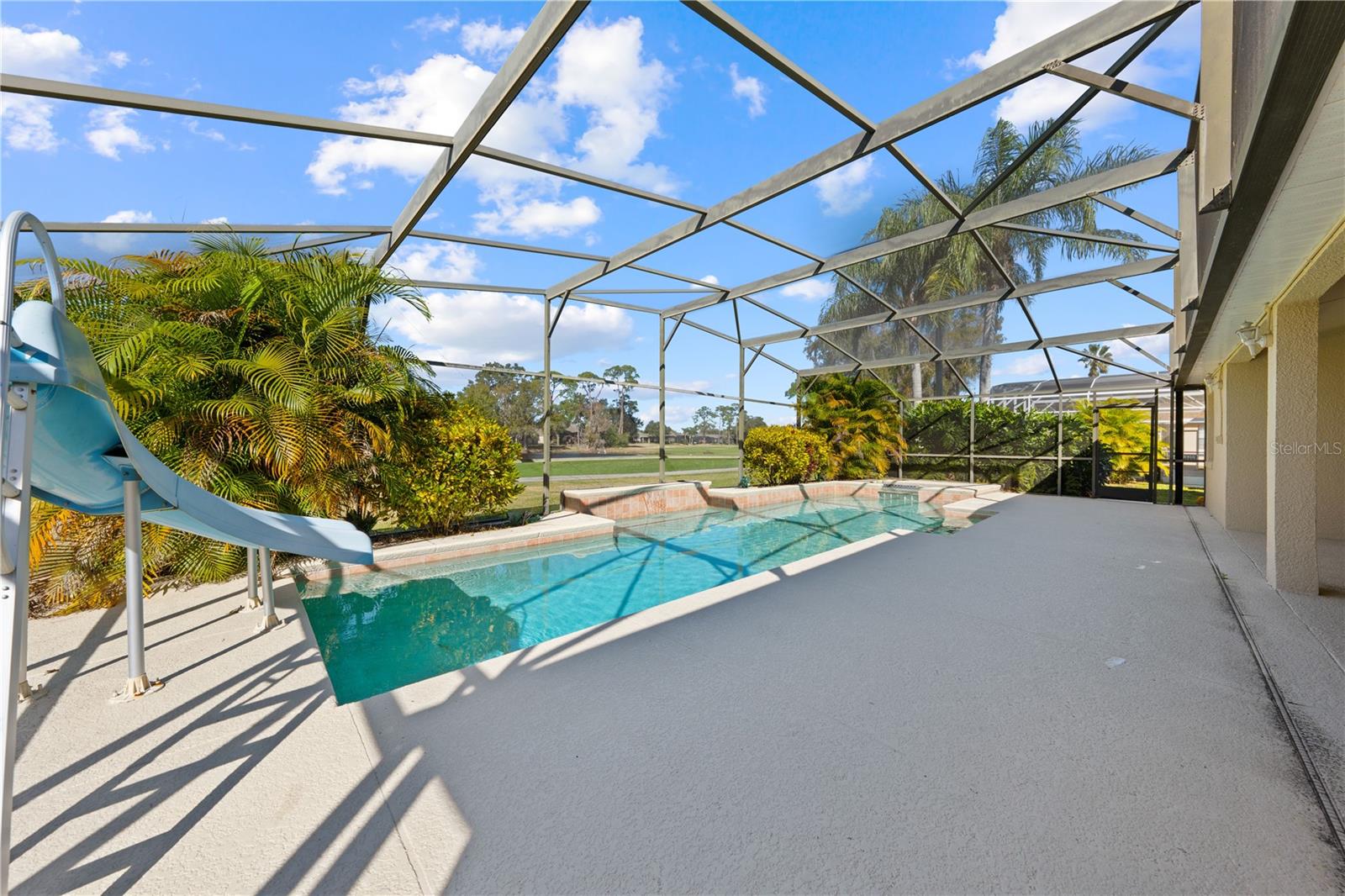 Image 3 of 90 For 1020 Golf Course Parkway