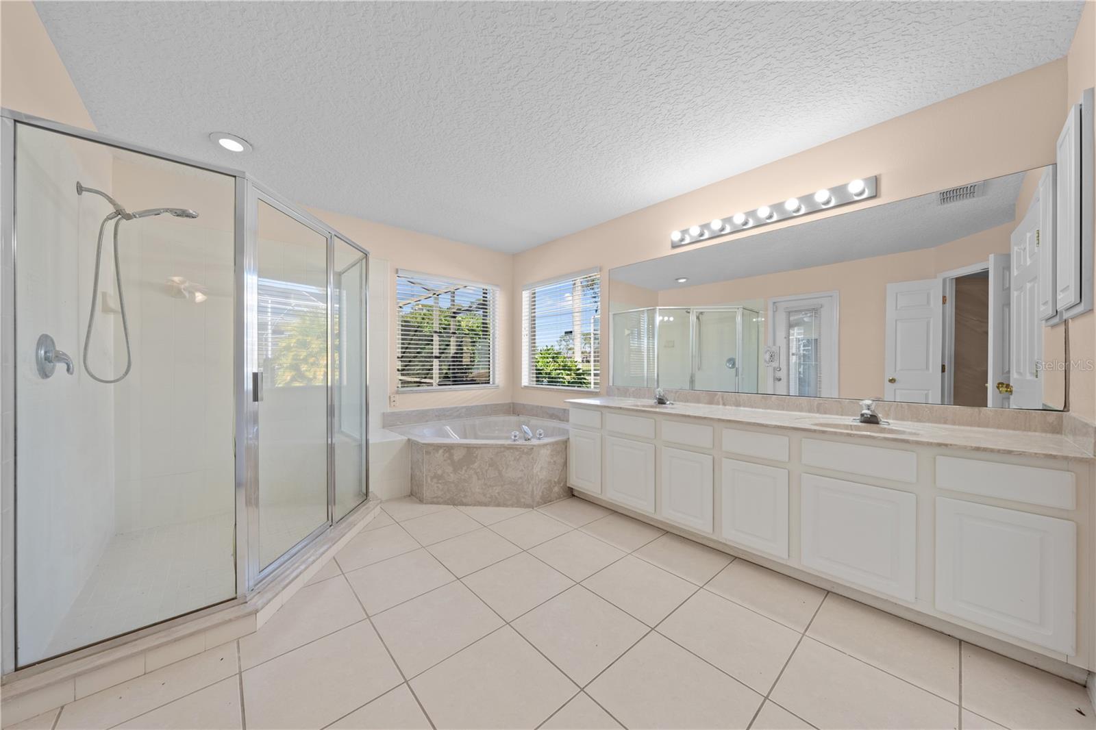 Image 36 of 90 For 1020 Golf Course Parkway