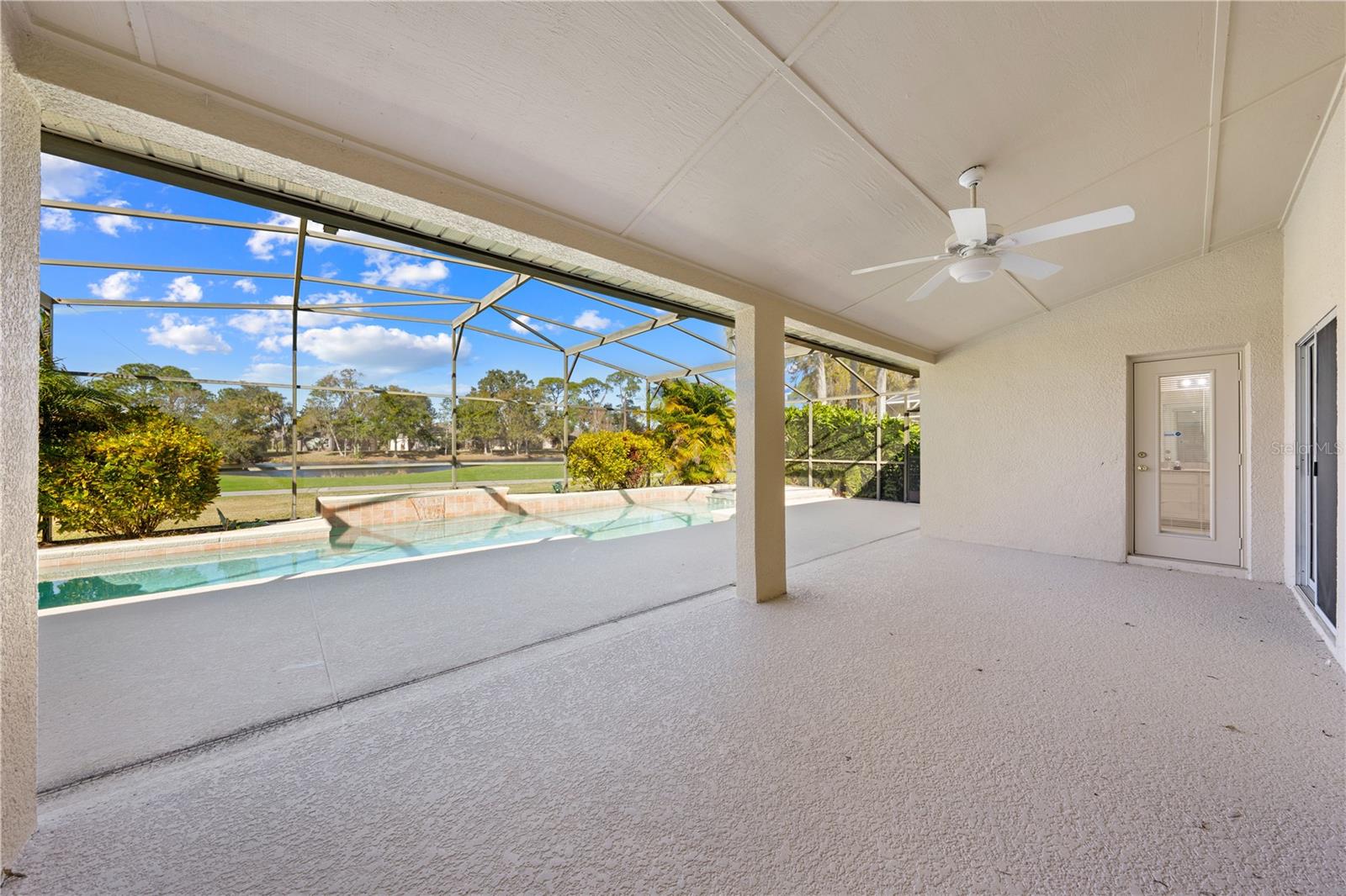 Image 4 of 90 For 1020 Golf Course Parkway