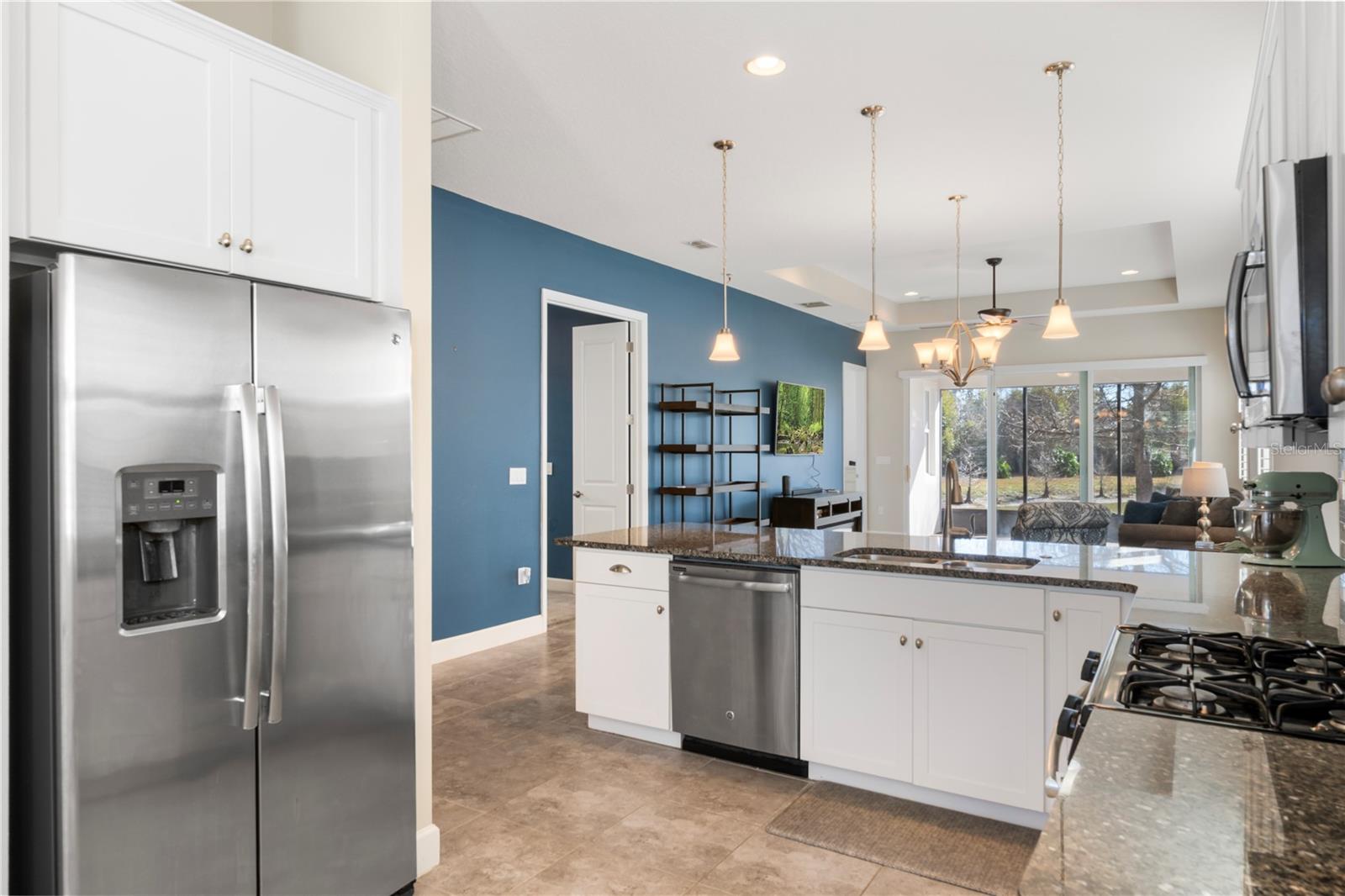 Image 11 of 32 For 414 Tisbury Court