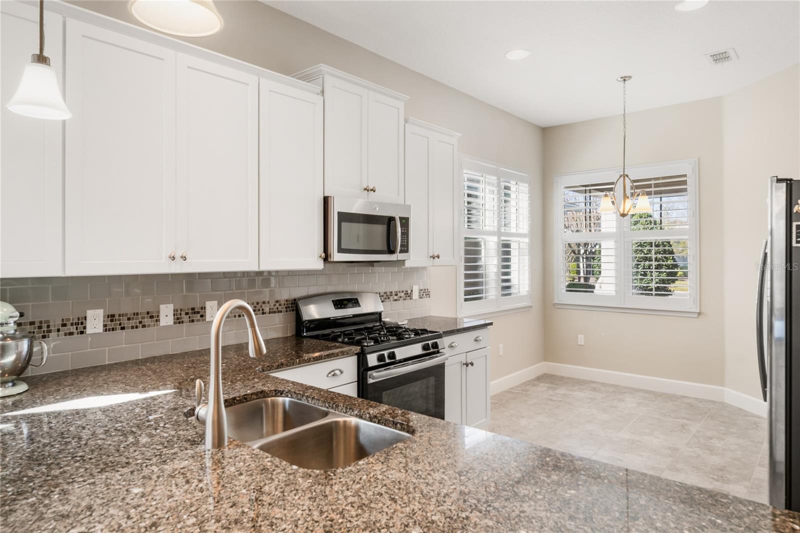 Image 14 of 32 For 414 Tisbury Court