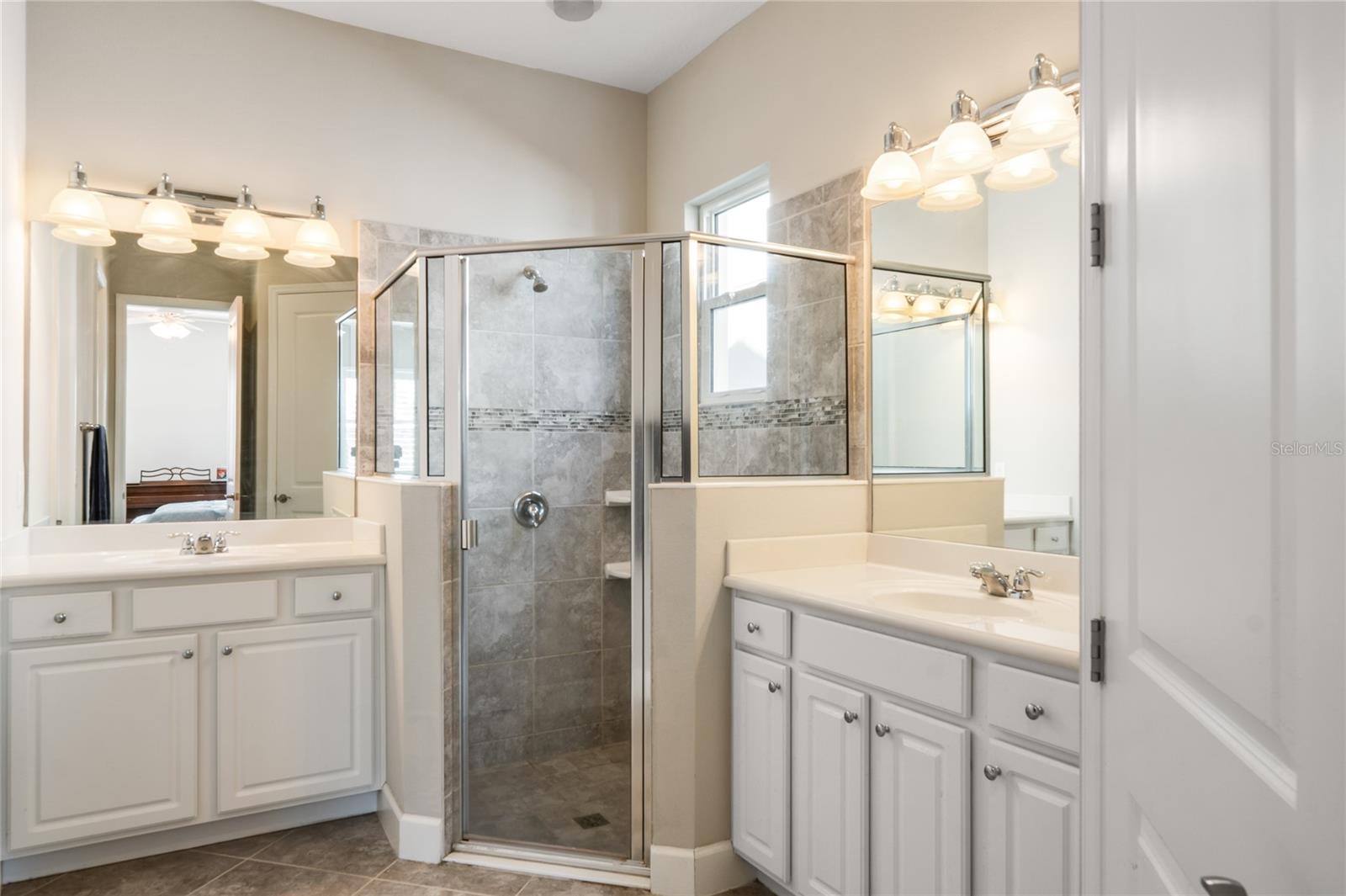 Image 18 of 32 For 414 Tisbury Court