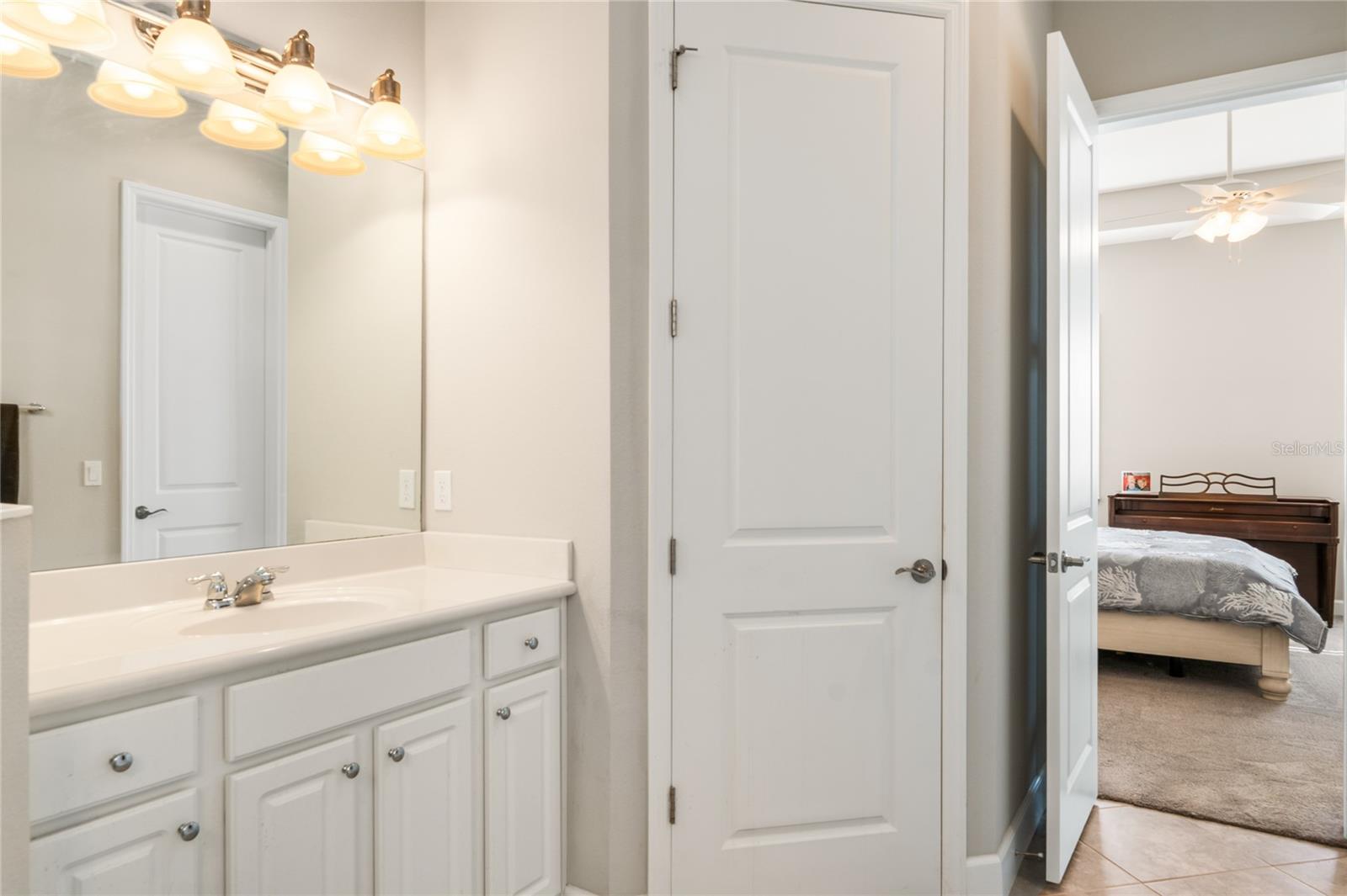 Image 19 of 32 For 414 Tisbury Court