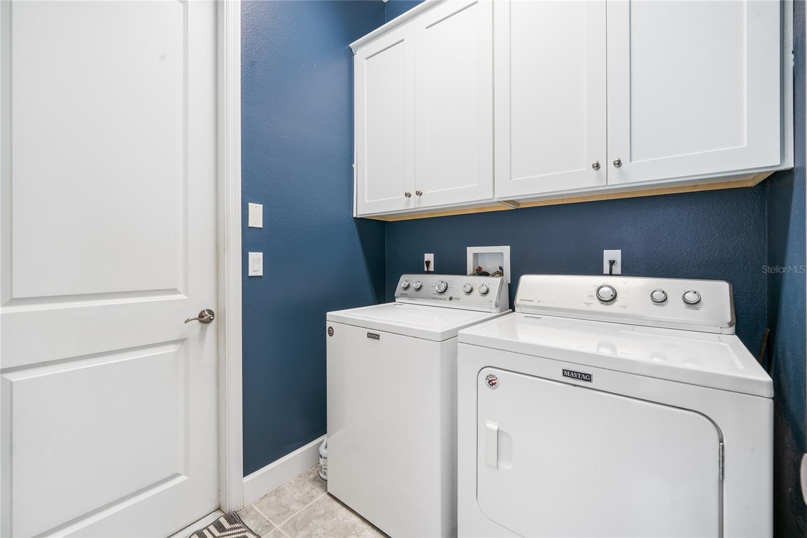 Image 25 of 32 For 414 Tisbury Court