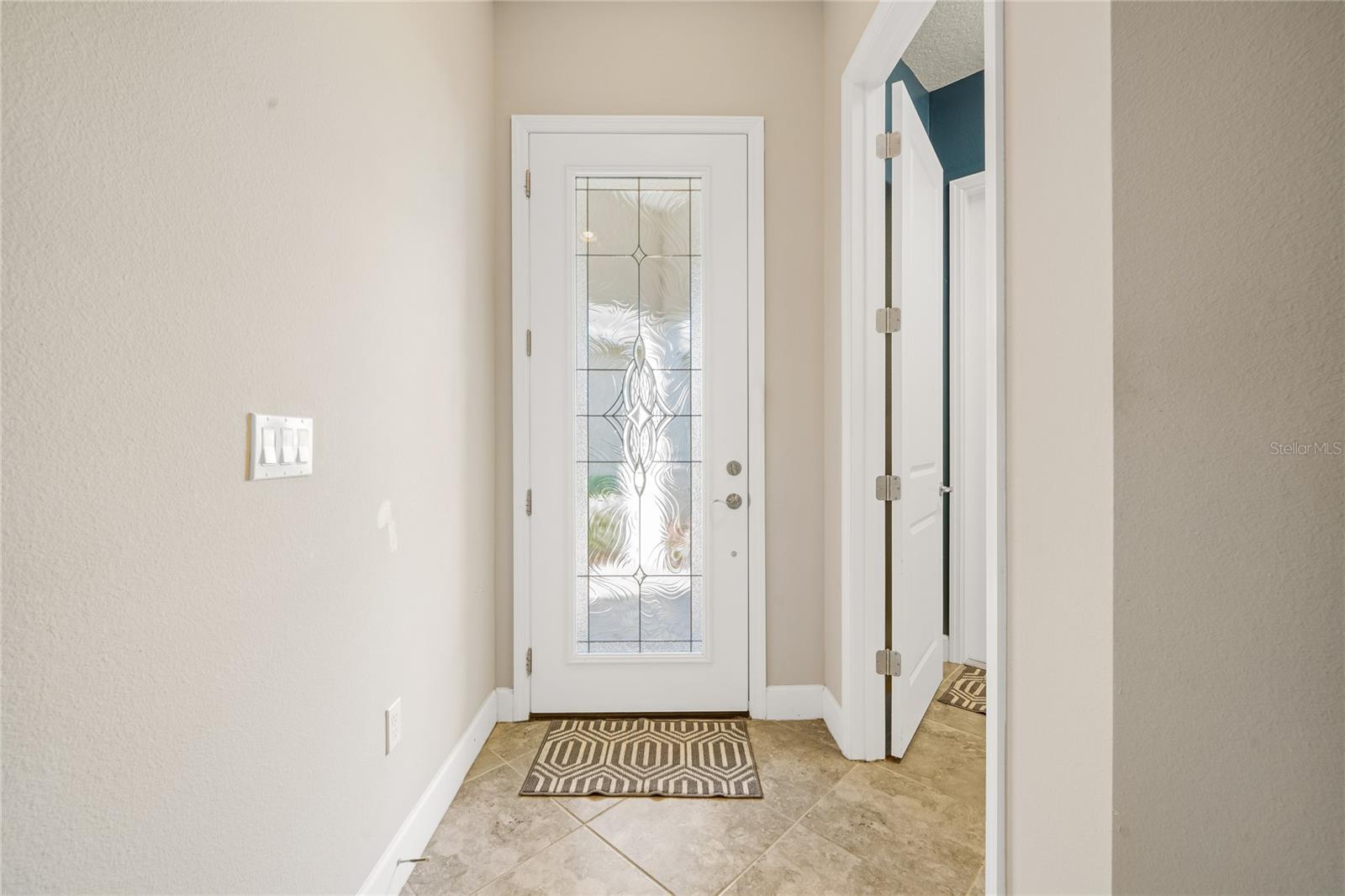 Image 5 of 32 For 414 Tisbury Court