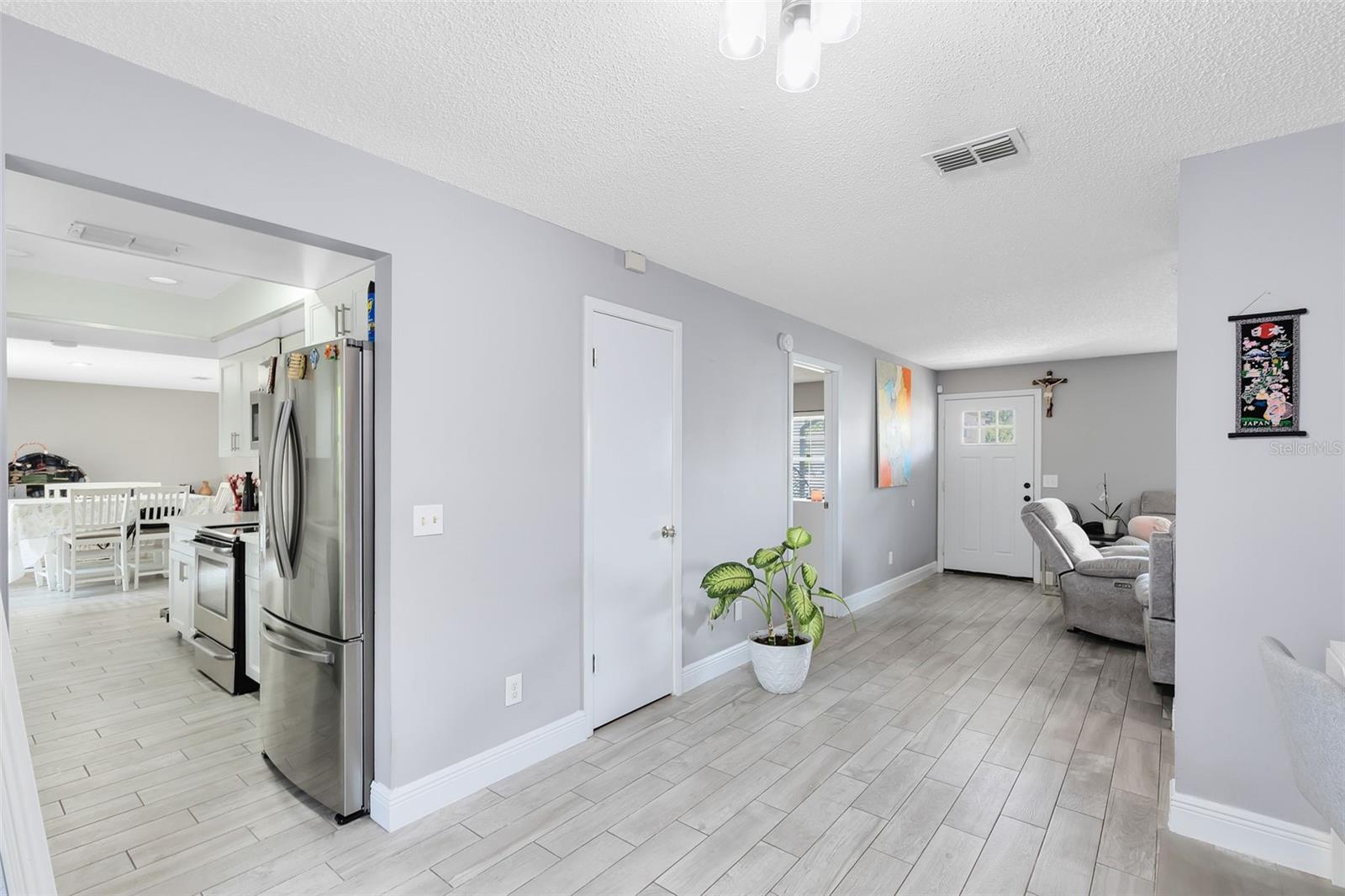 Image 5 of 18 For 7741 Pine Hollow Court