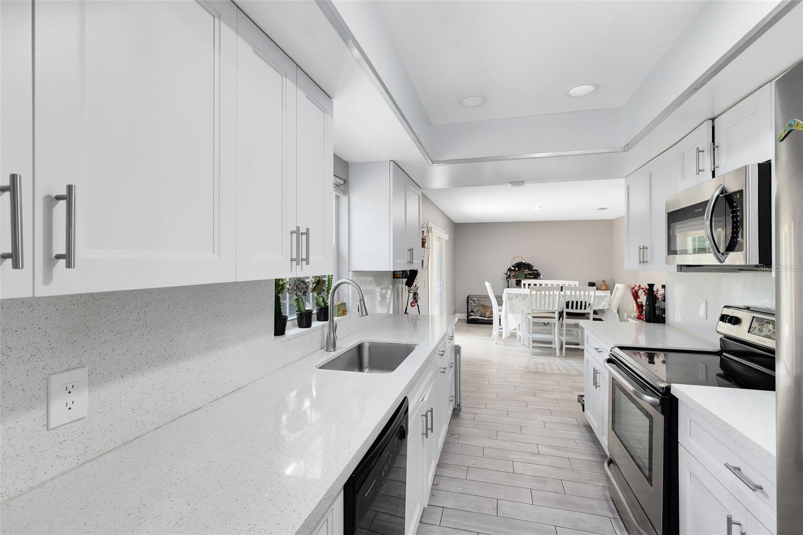 Image 6 of 18 For 7741 Pine Hollow Court