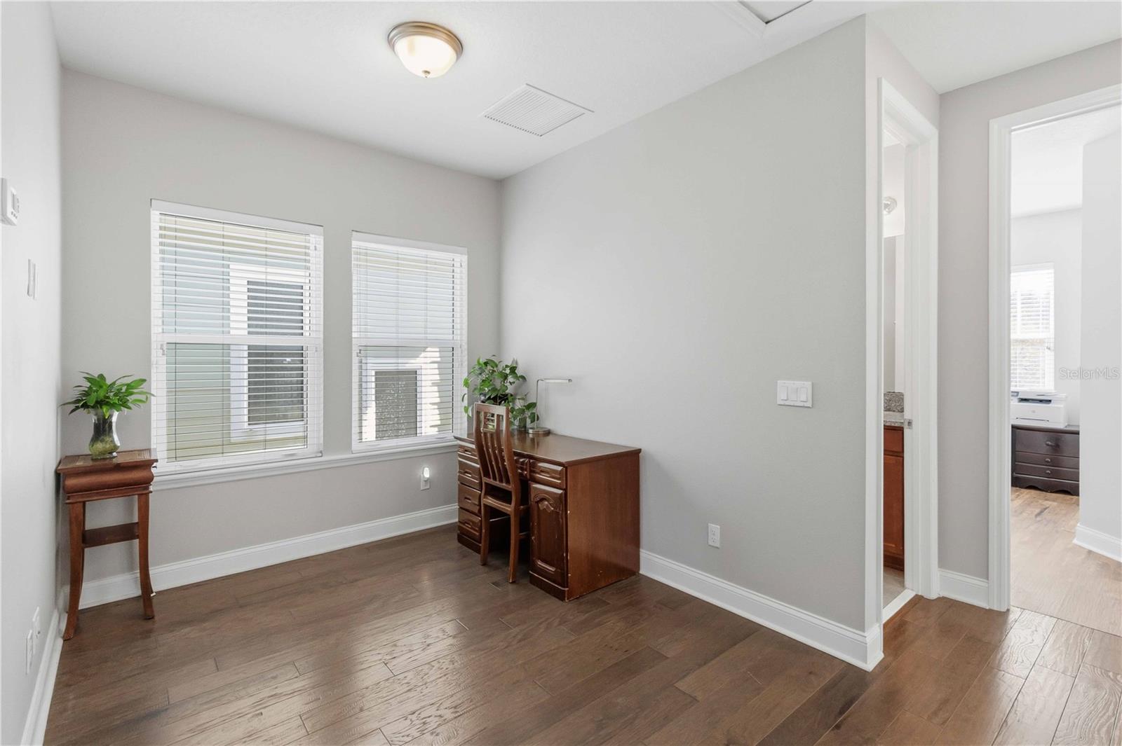 Image 21 of 41 For 8905 Laureate Boulevard