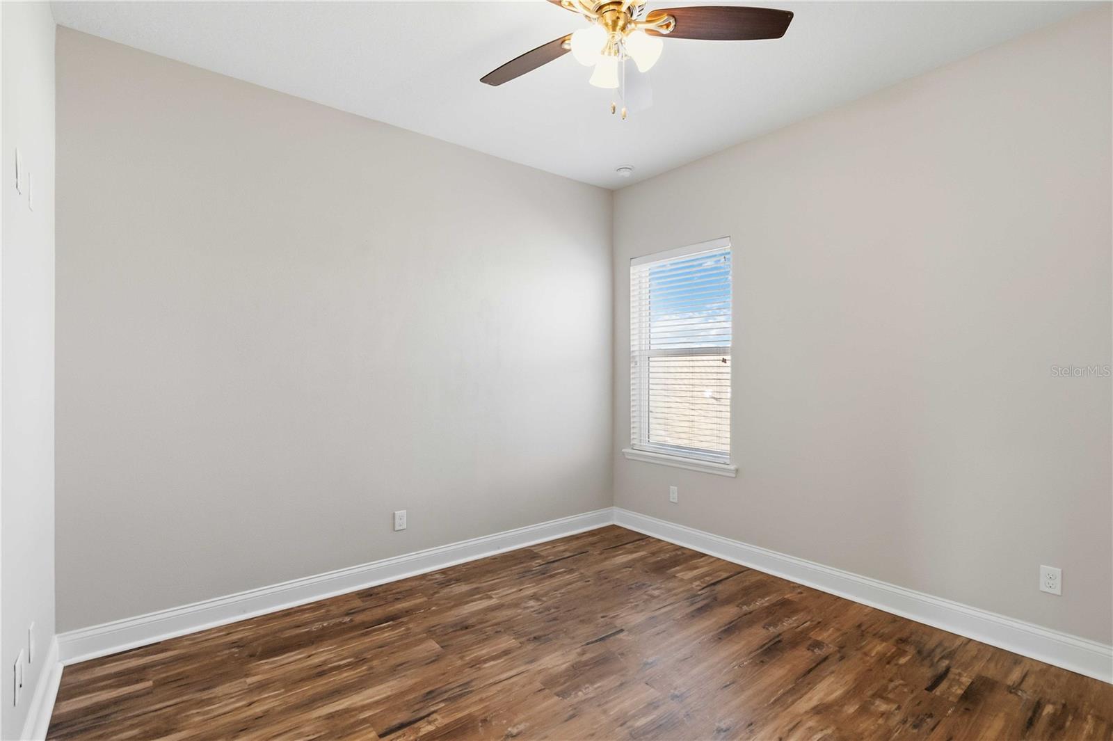 Image 27 of 41 For 8905 Laureate Boulevard