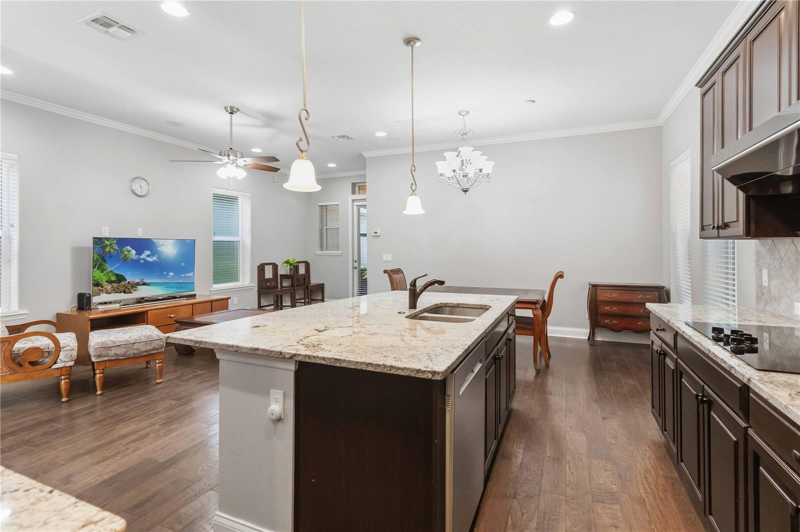 Image 7 of 41 For 8905 Laureate Boulevard