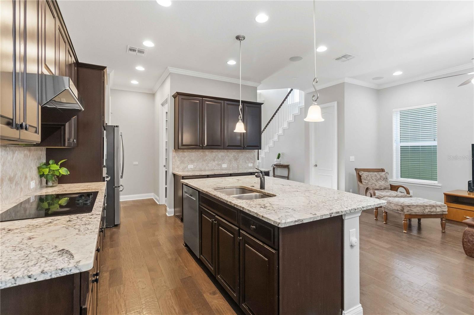 Image 8 of 41 For 8905 Laureate Boulevard