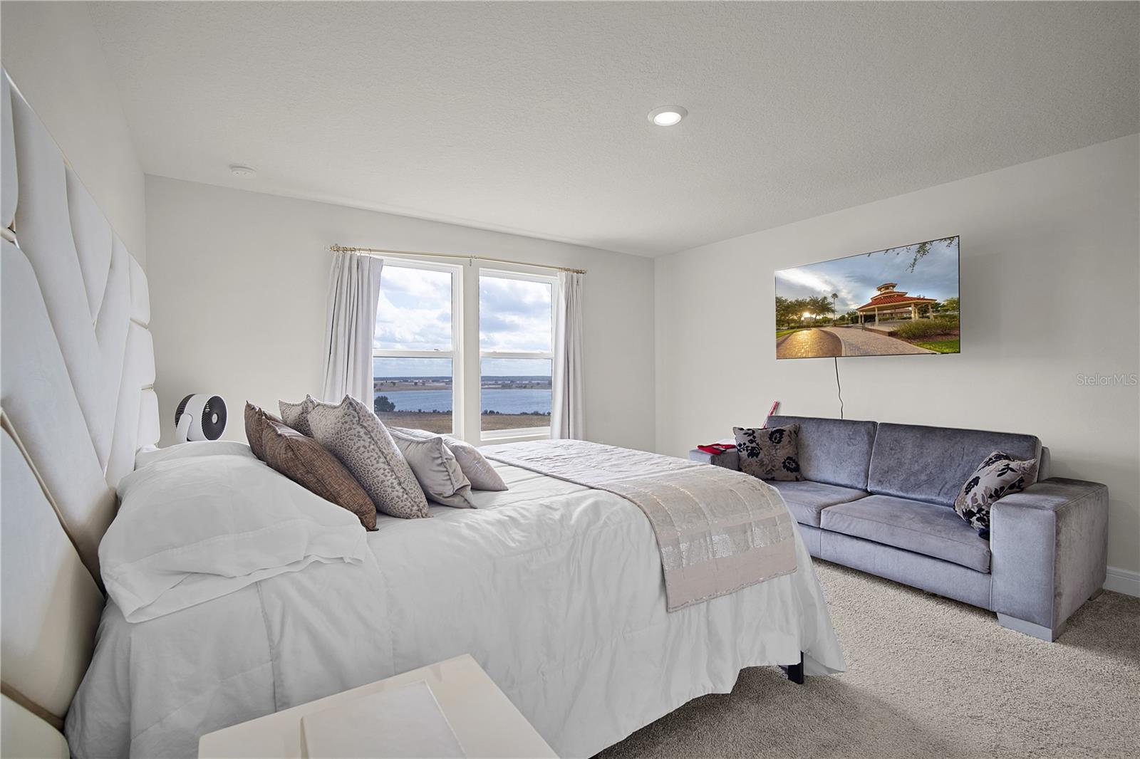 Image 17 of 37 For 7379 Catania Loop