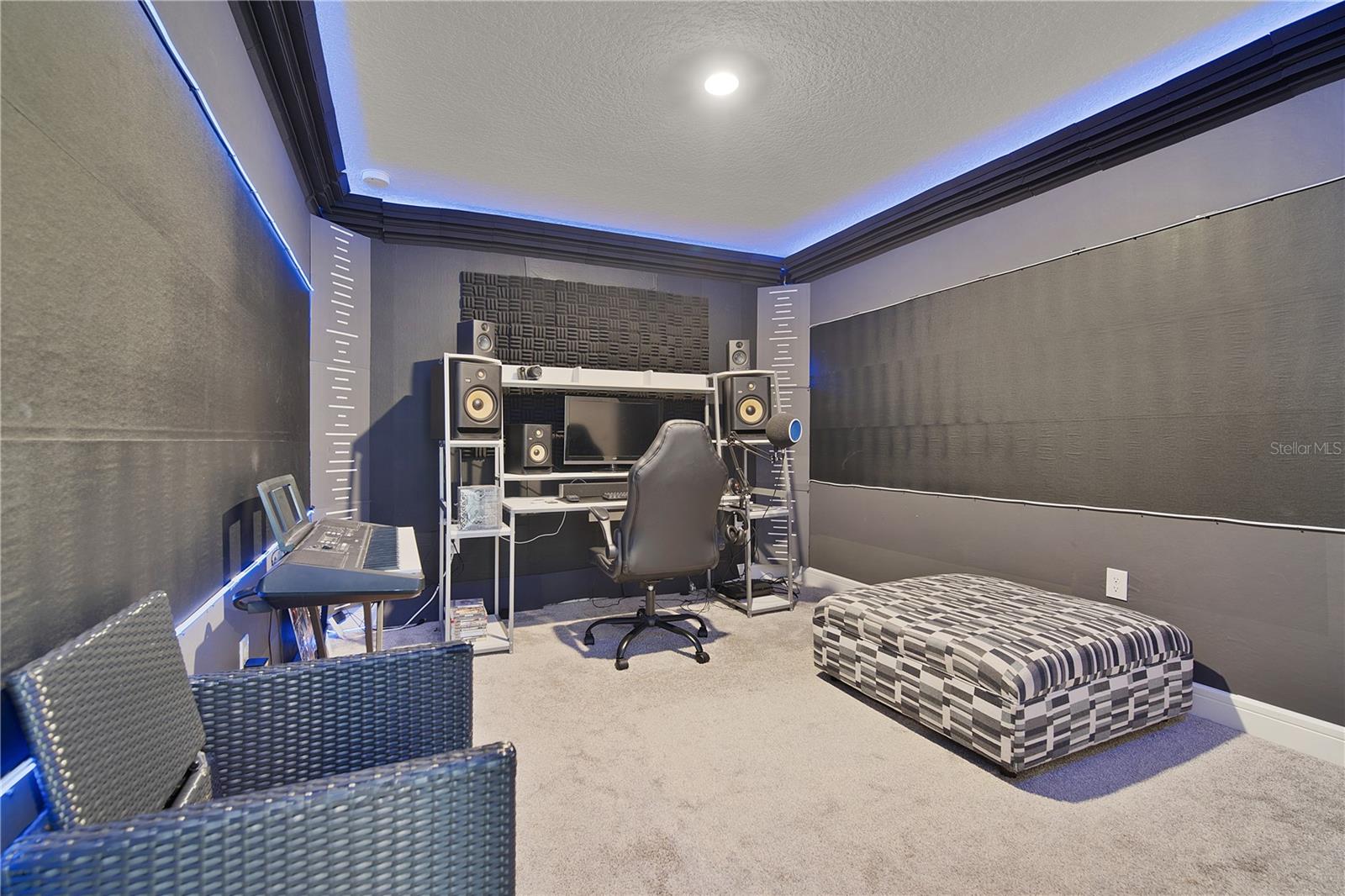 Image 27 of 37 For 7379 Catania Loop