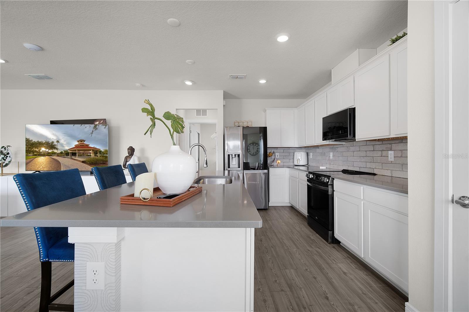 Image 8 of 37 For 7379 Catania Loop