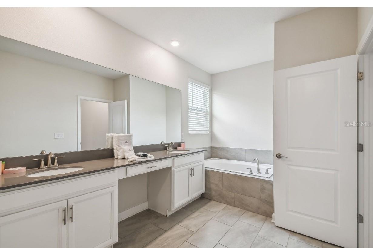 Image 27 of 46 For 2784 Bookmark Drive