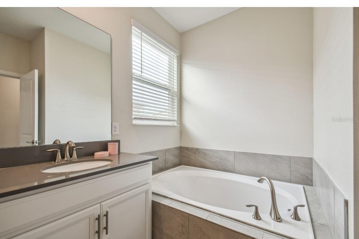 Image 28 of 46 For 2784 Bookmark Drive