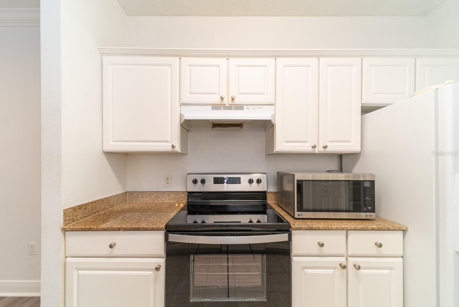 Image 12 of 63 For 1300 Eastern Pecan Place 208