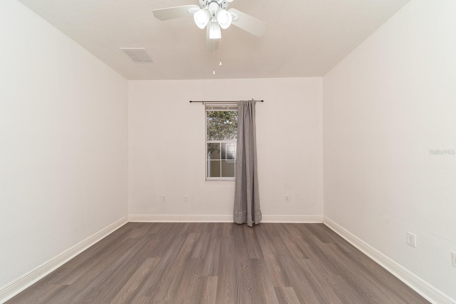 Image 28 of 63 For 1300 Eastern Pecan Place 208