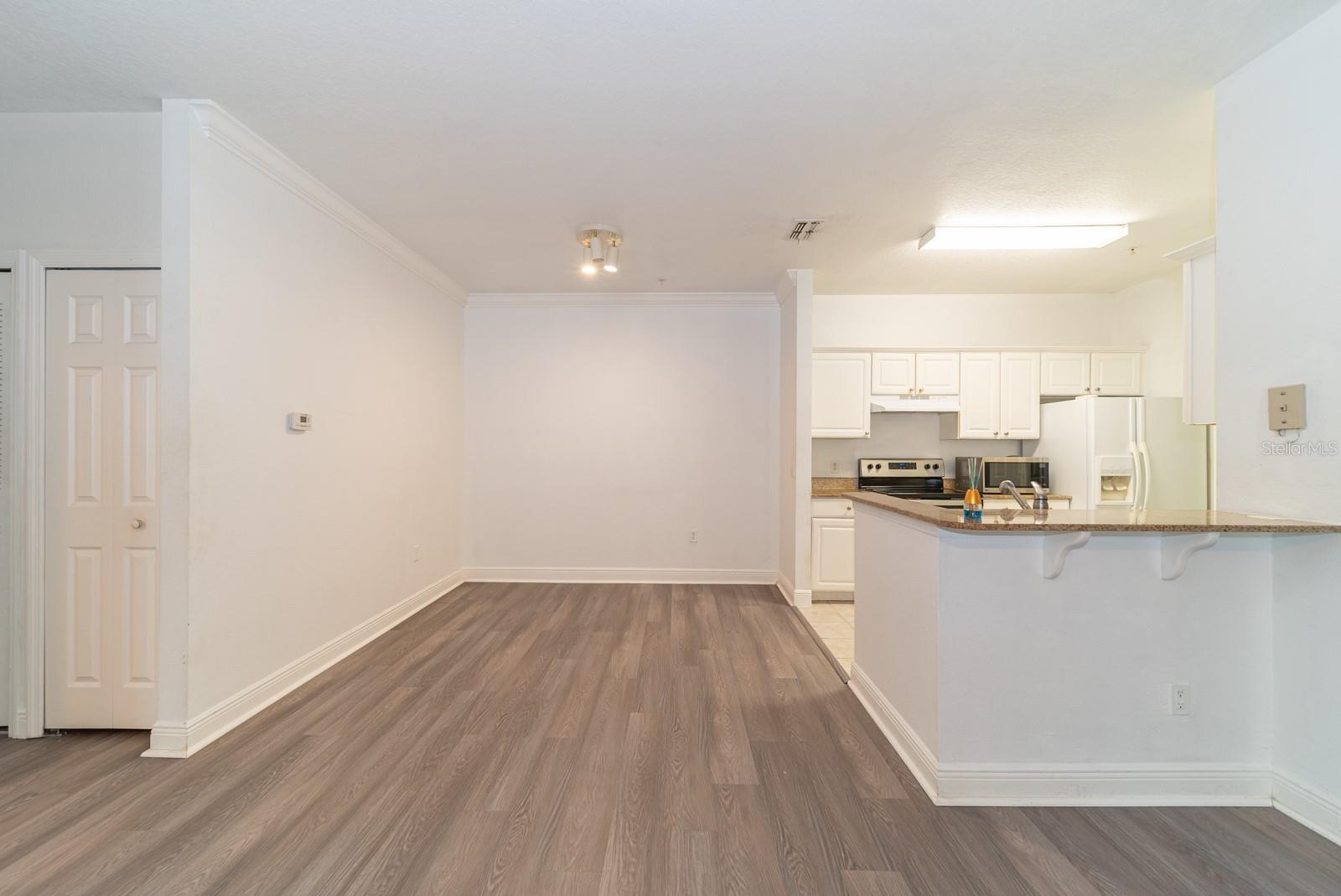 Image 7 of 63 For 1300 Eastern Pecan Place 208