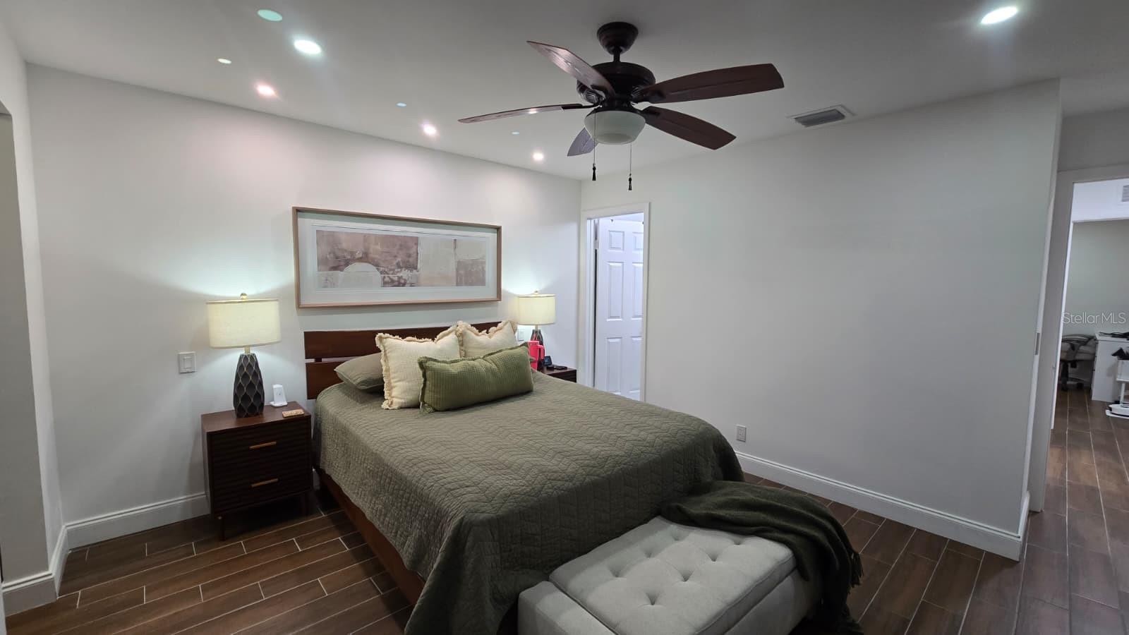 Image 12 of 29 For 716 Sunny Pine Way D