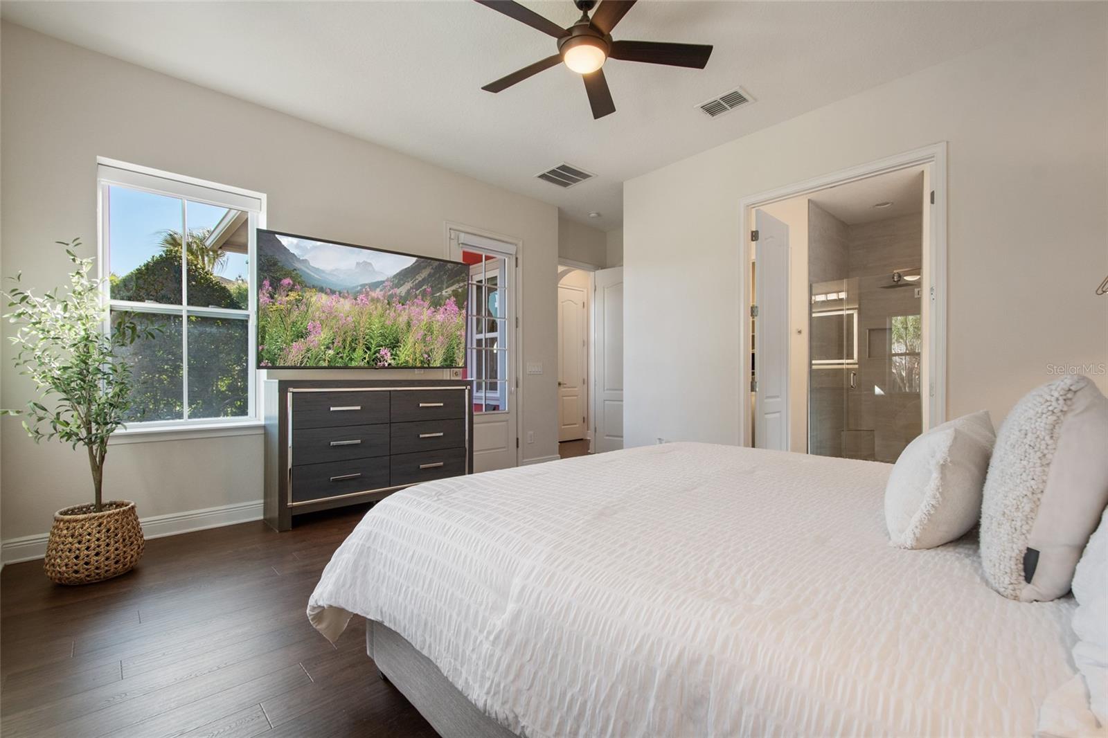 Image 34 of 97 For 13866 Walcott Avenue