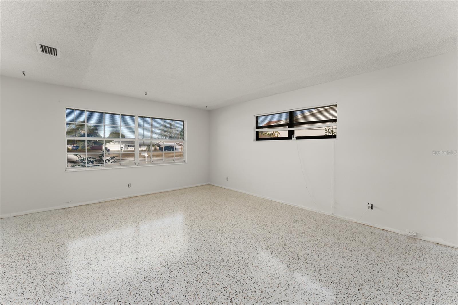 Image 4 of 37 For 3013 Telka Lynn Drive