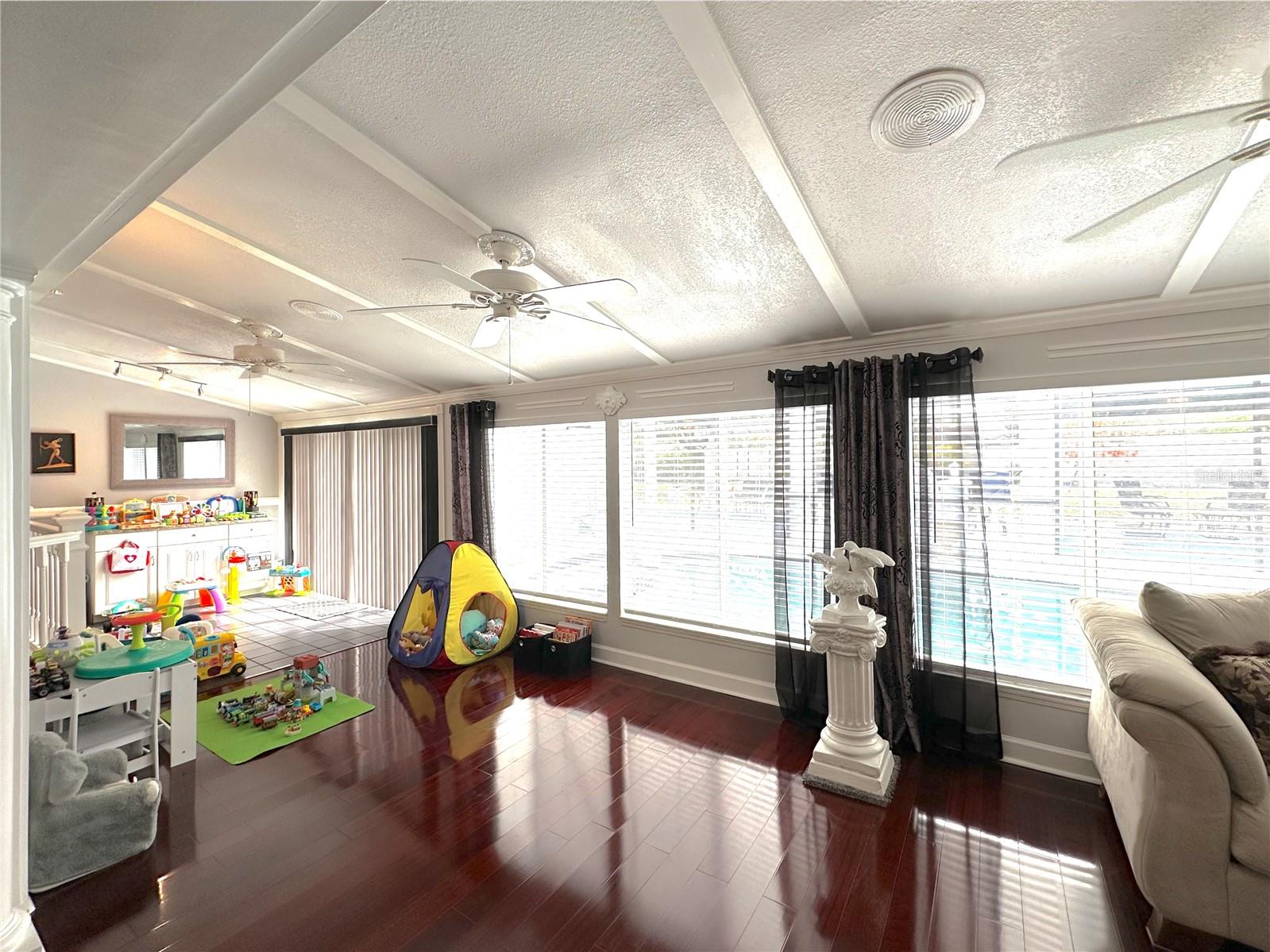 Image 16 of 48 For 8162 Oak Park Road