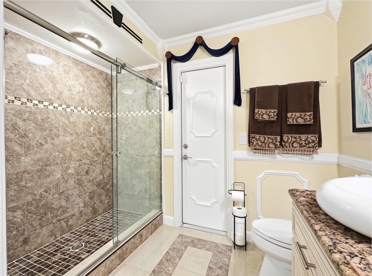 Image 18 of 48 For 8162 Oak Park Road