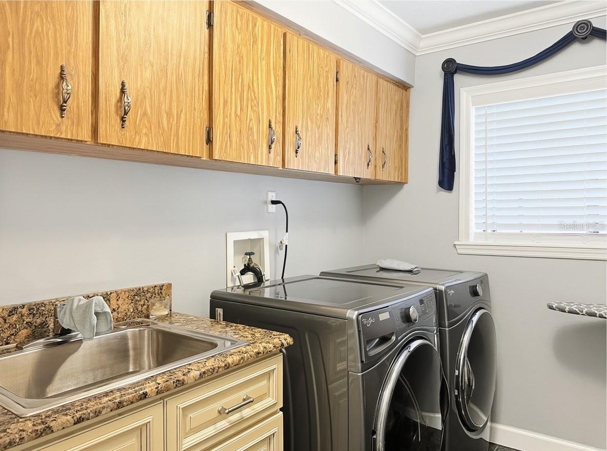 Image 19 of 48 For 8162 Oak Park Road