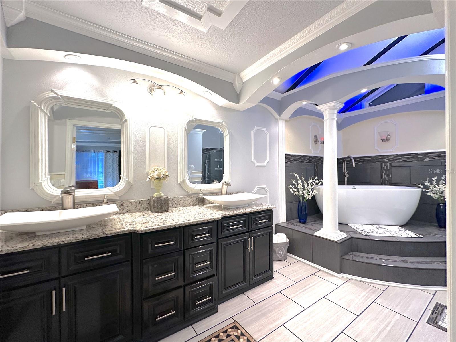 Image 29 of 48 For 8162 Oak Park Road