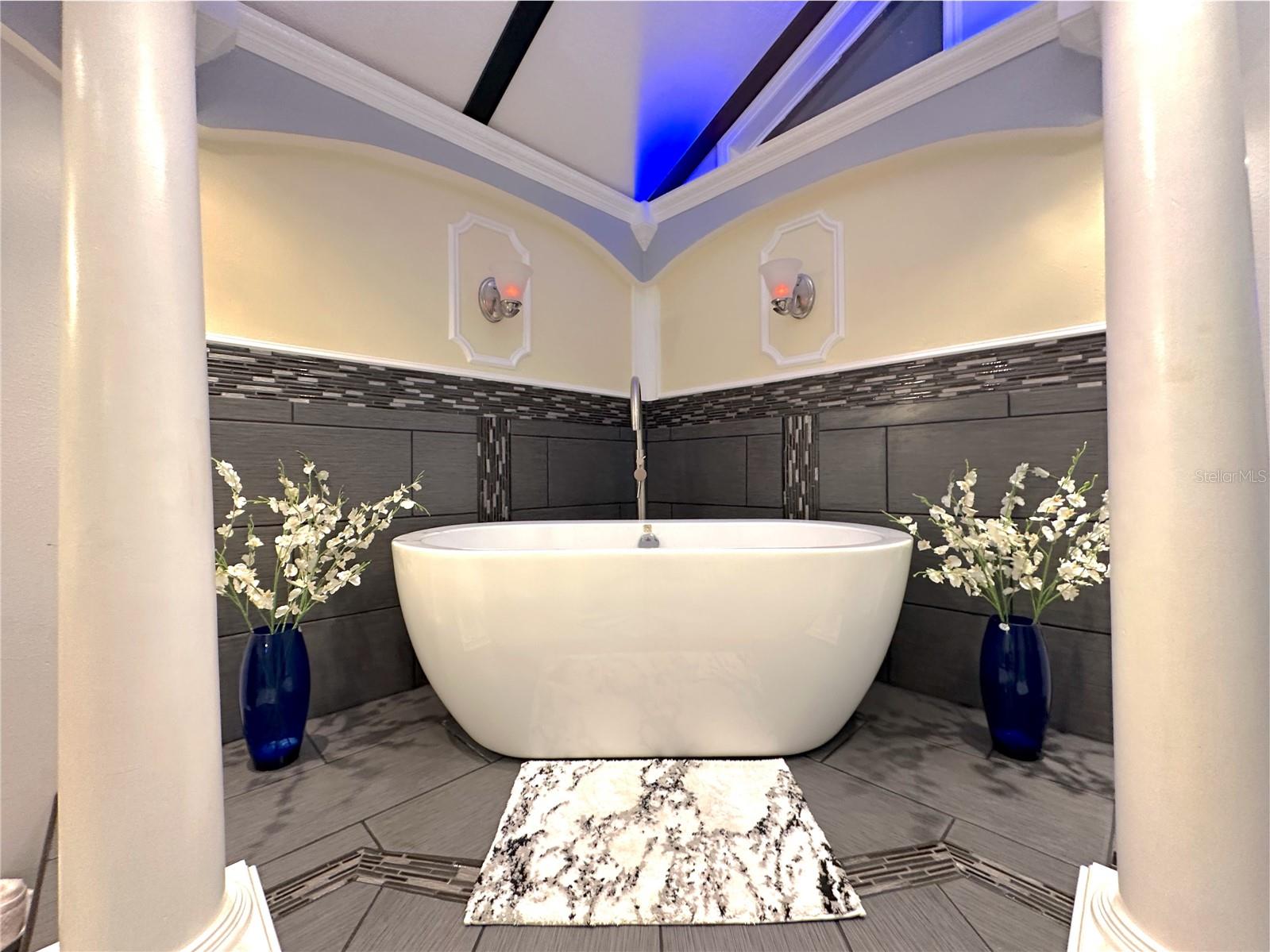 Image 32 of 48 For 8162 Oak Park Road