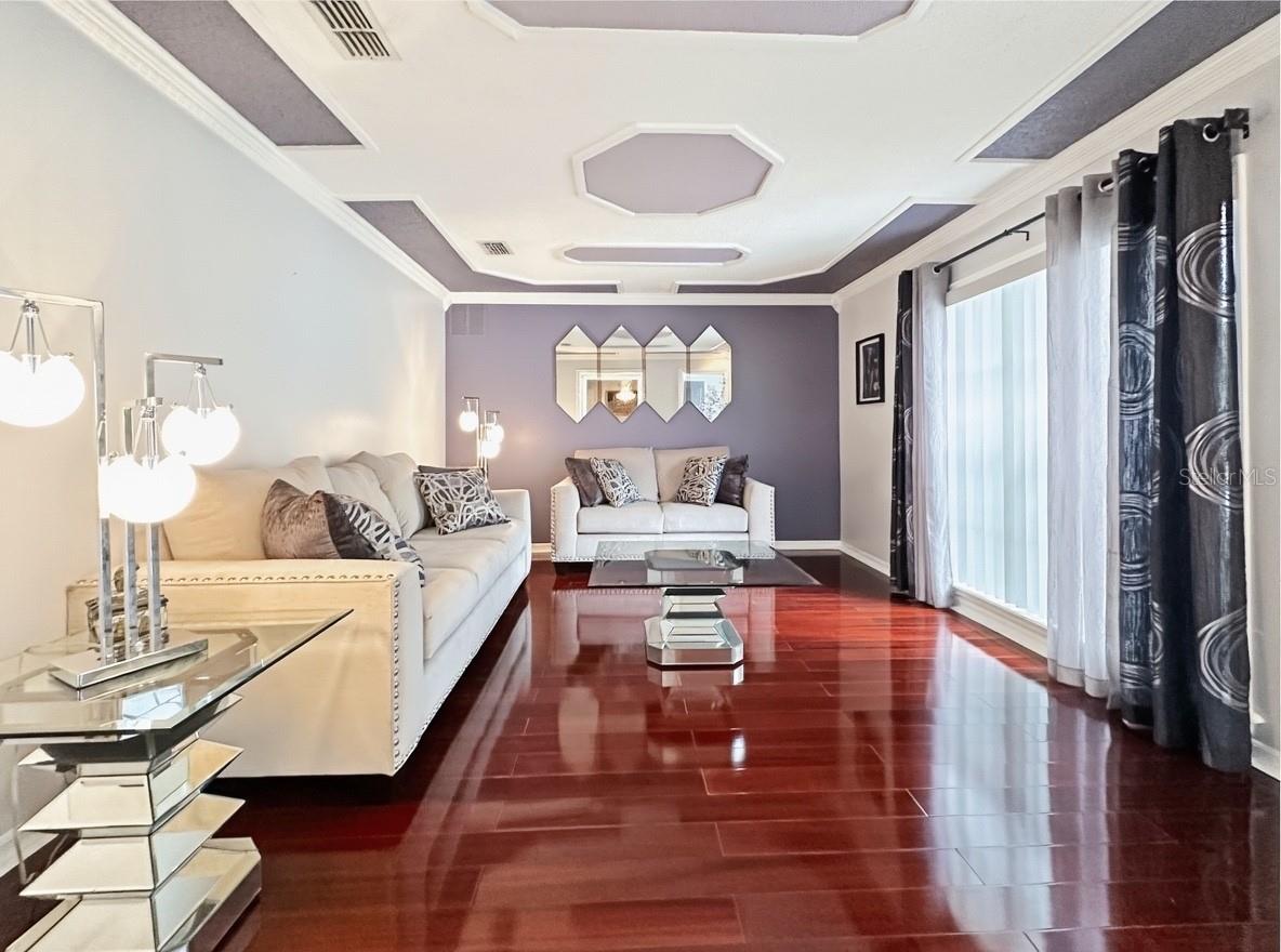 Image 4 of 48 For 8162 Oak Park Road