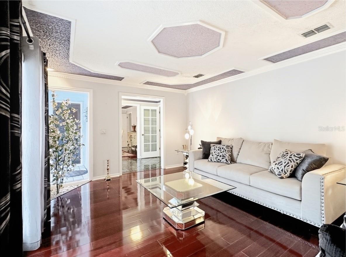 Image 5 of 48 For 8162 Oak Park Road