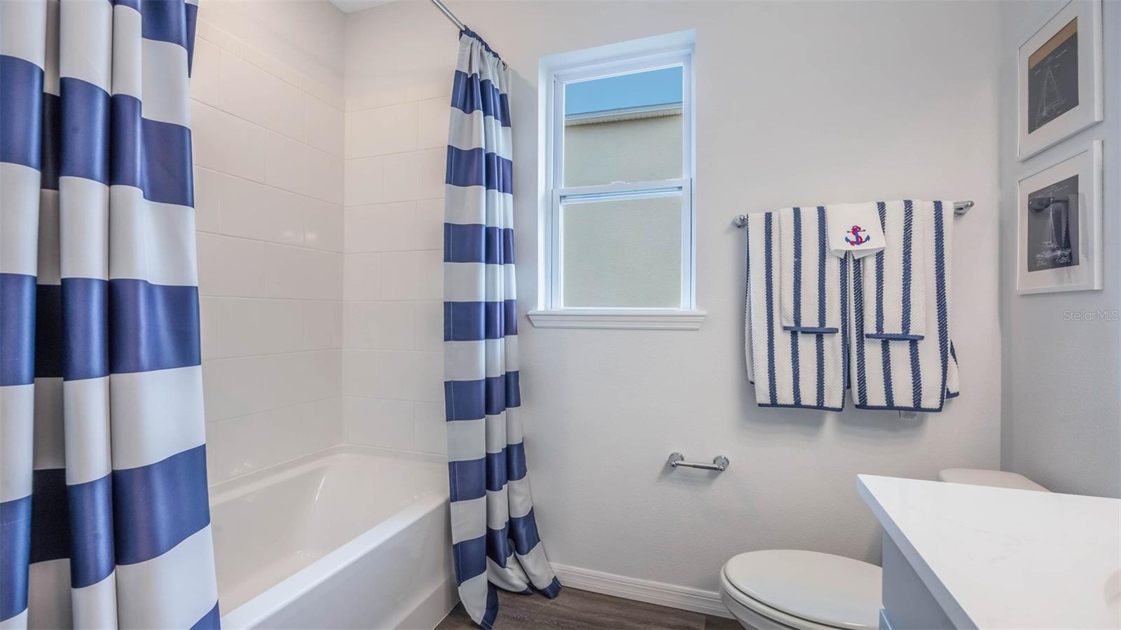 Image 28 of 73 For 2960 House Finch Road