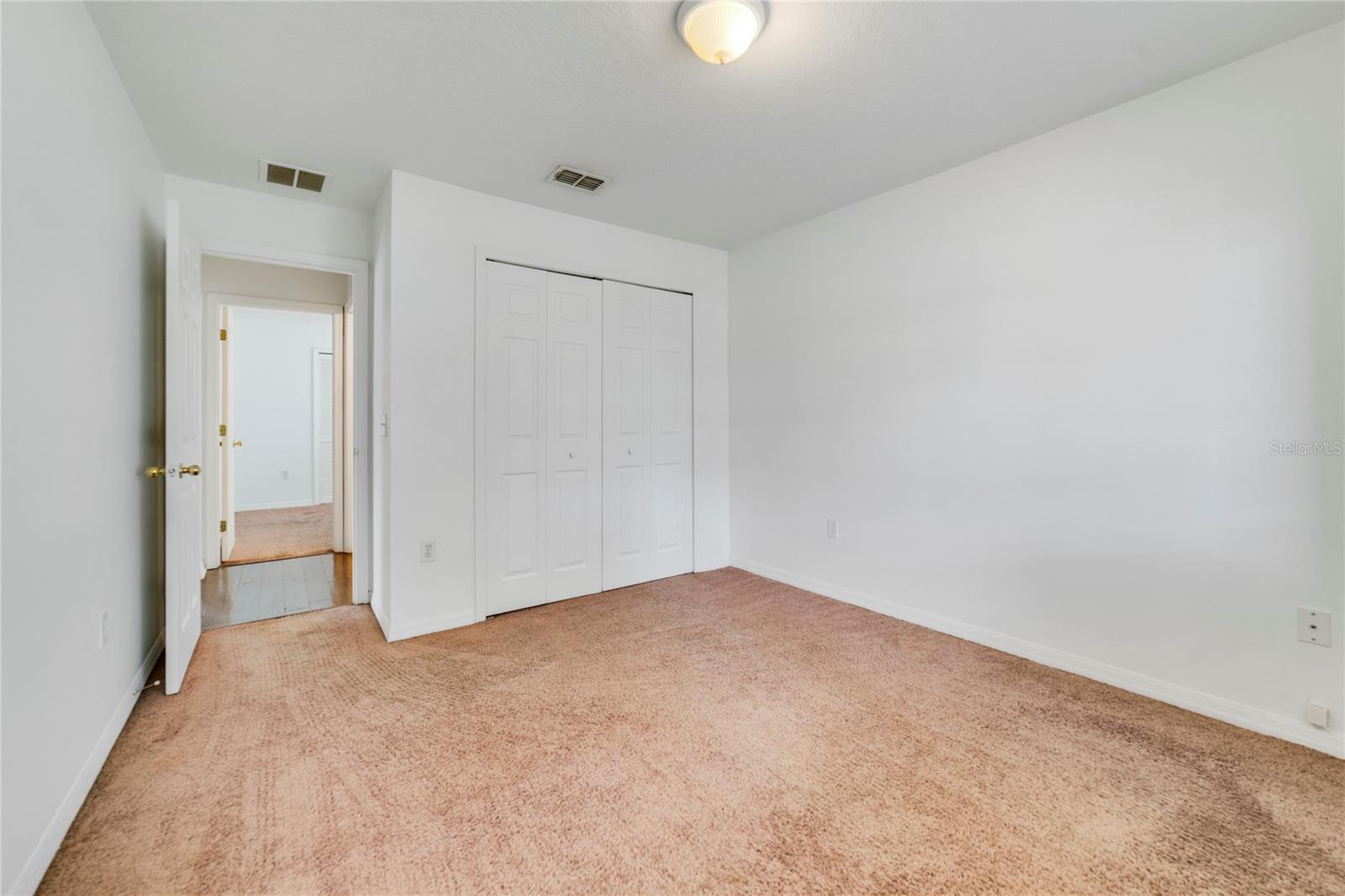 Image 18 of 26 For 226 Paradise Woods Court