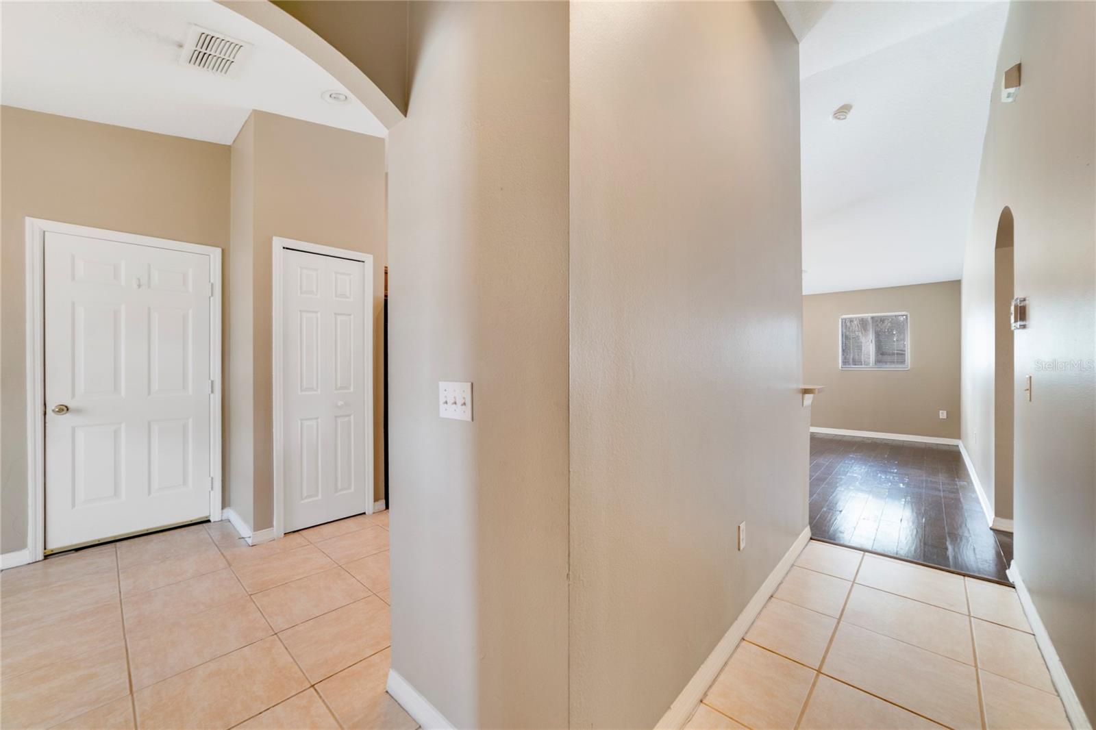 Image 7 of 26 For 226 Paradise Woods Court