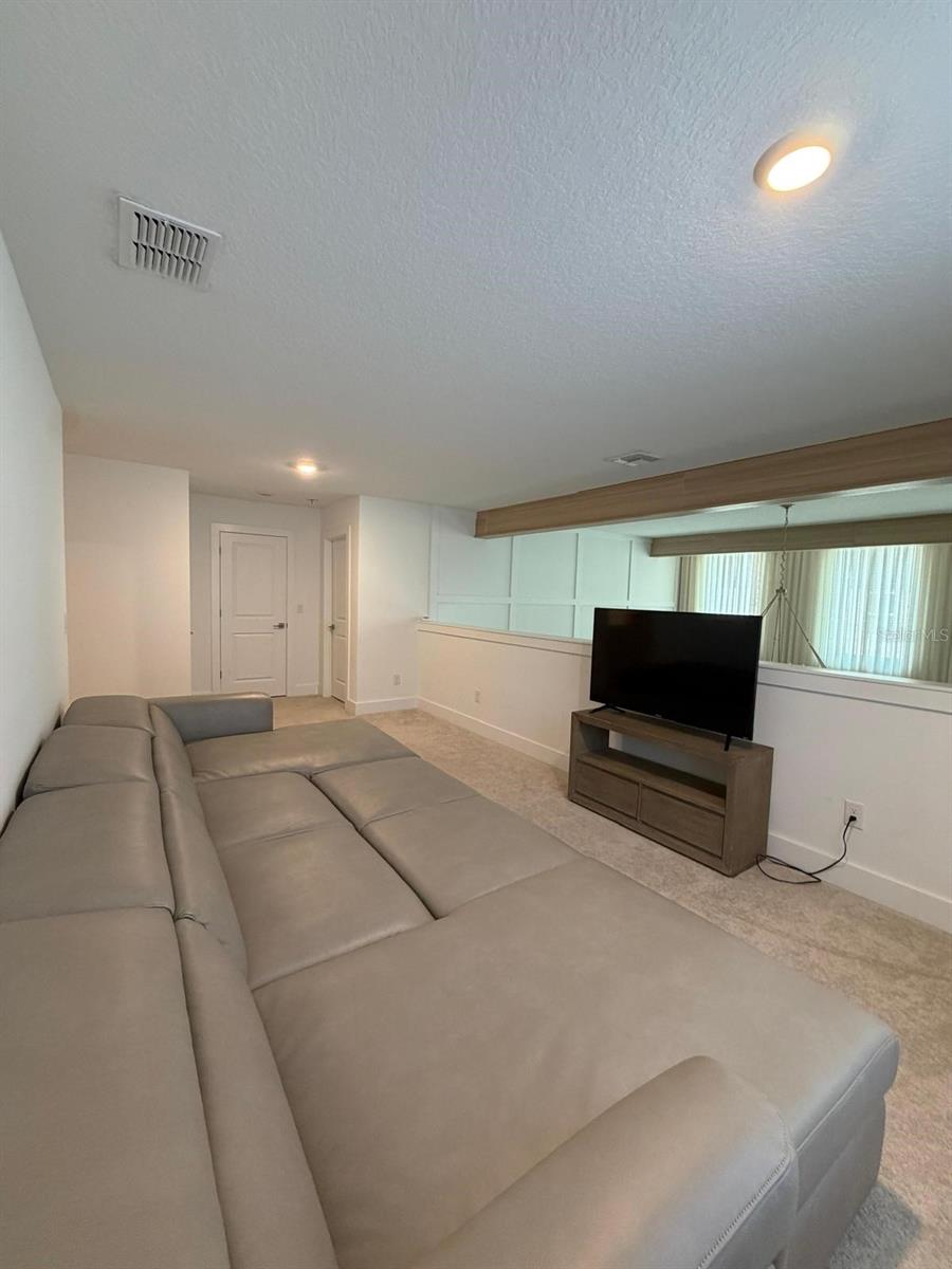 Image 18 of 44 For 17231 Melogold Way