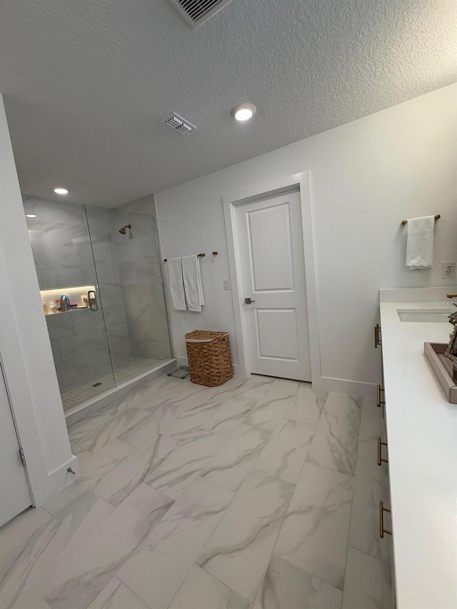 Image 23 of 44 For 17231 Melogold Way