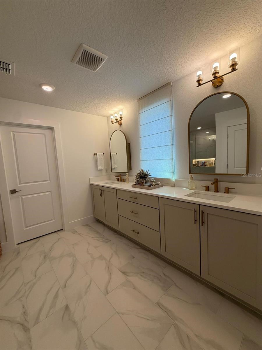 Image 26 of 44 For 17231 Melogold Way