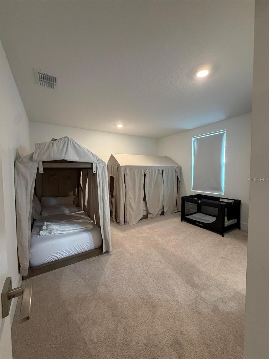 Image 33 of 44 For 17231 Melogold Way