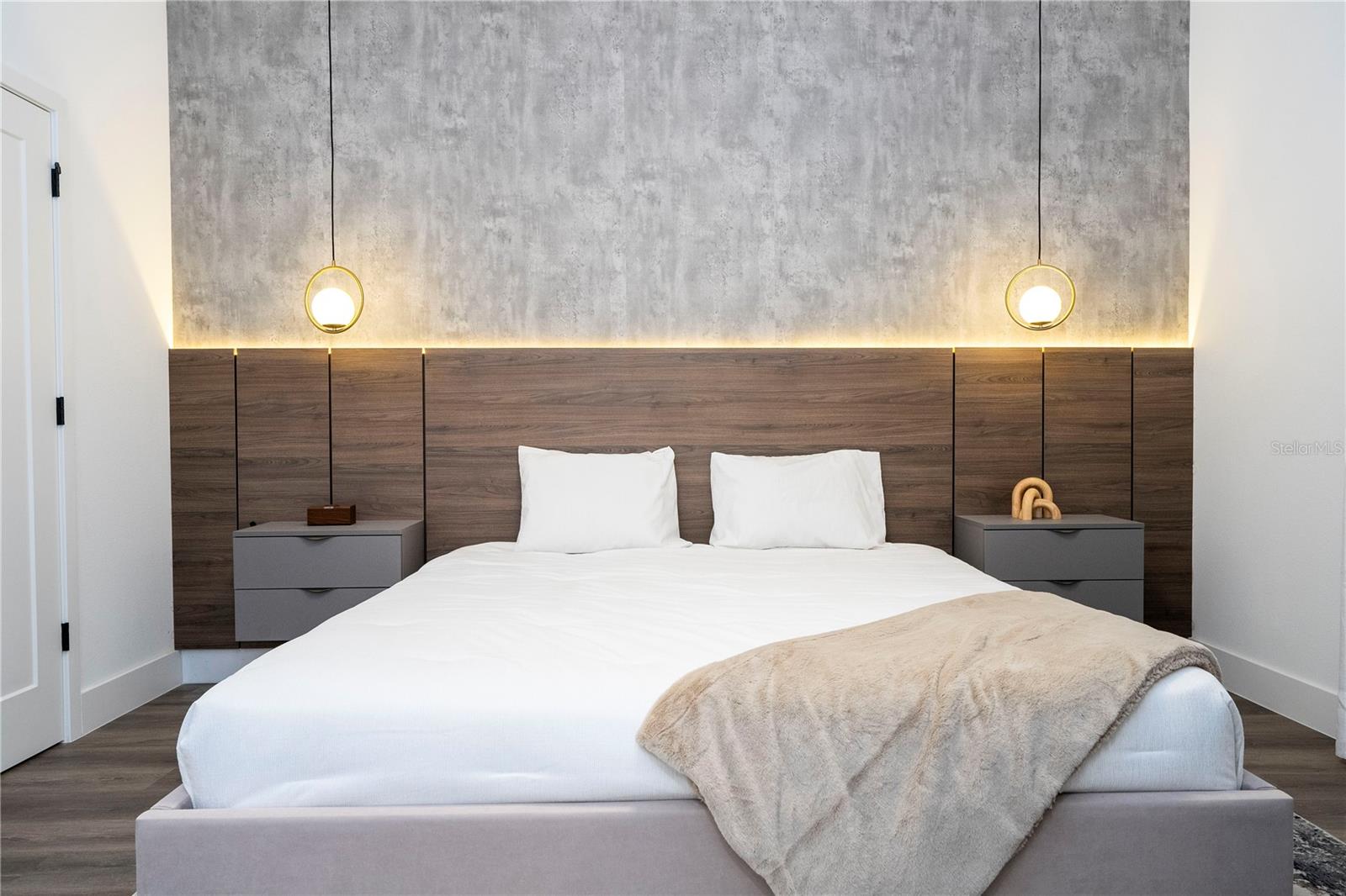 Image 24 of 57 For 2599 Santorini Drive