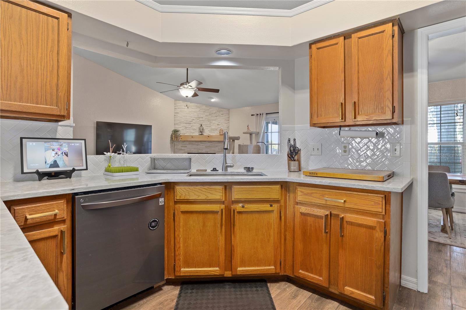 Image 14 of 50 For 707 Kellys Cove