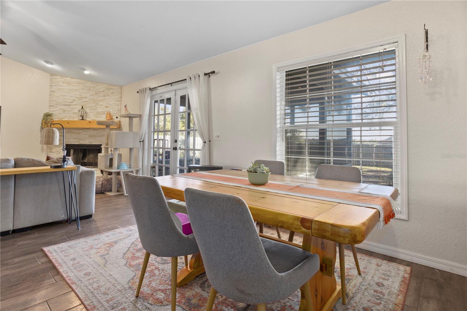 Image 16 of 50 For 707 Kellys Cove