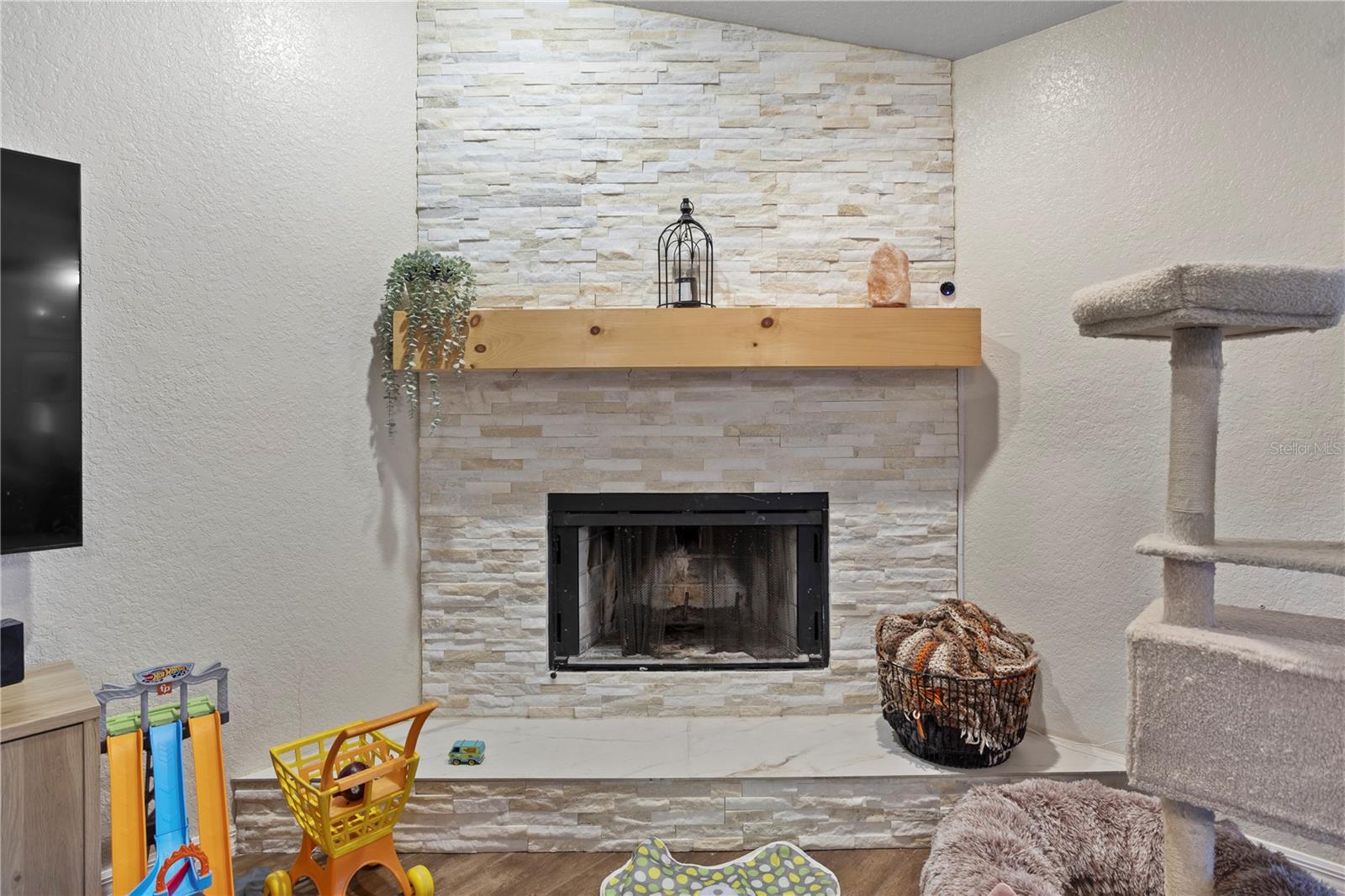 Image 9 of 50 For 707 Kellys Cove