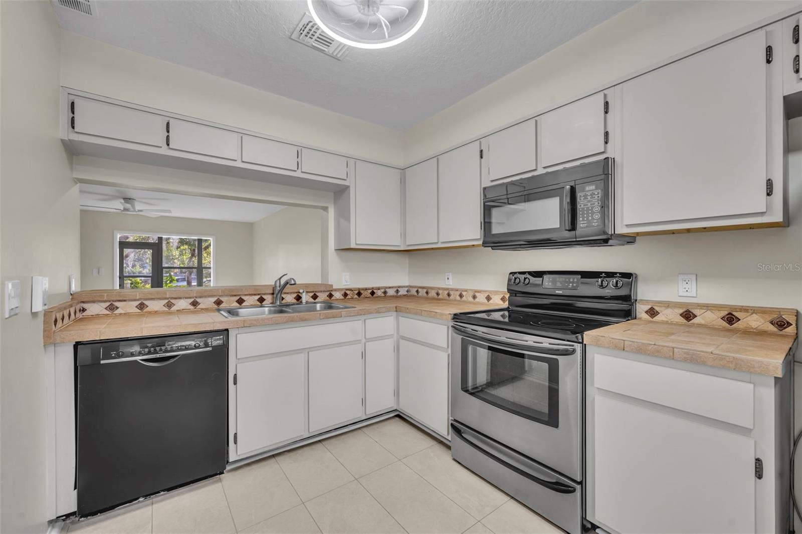 Image 10 of 28 For 195 Sandlewood Trail 2