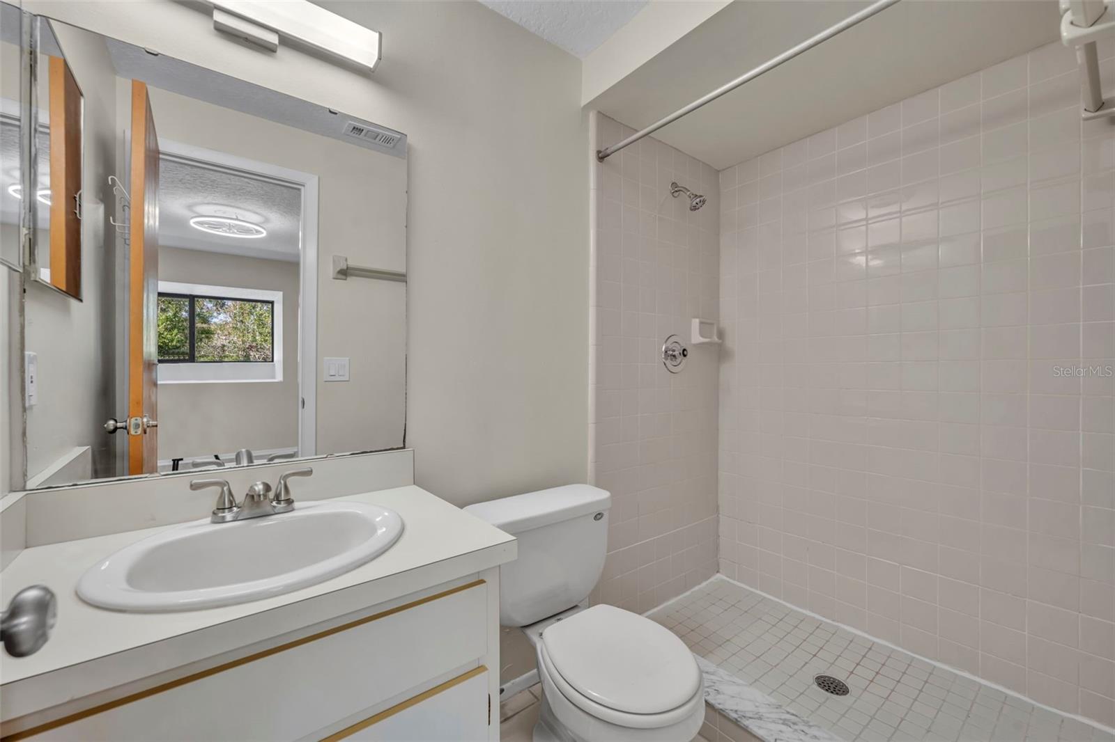 Image 25 of 28 For 195 Sandlewood Trail 2