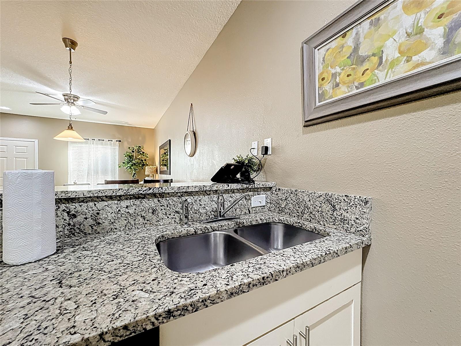 Image 12 of 34 For 8986 Shine Drive