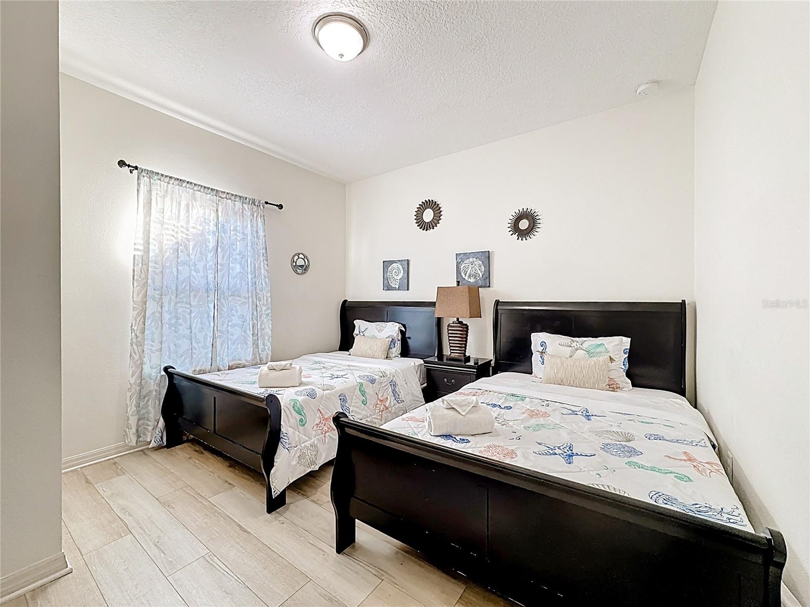 Image 13 of 34 For 8986 Shine Drive