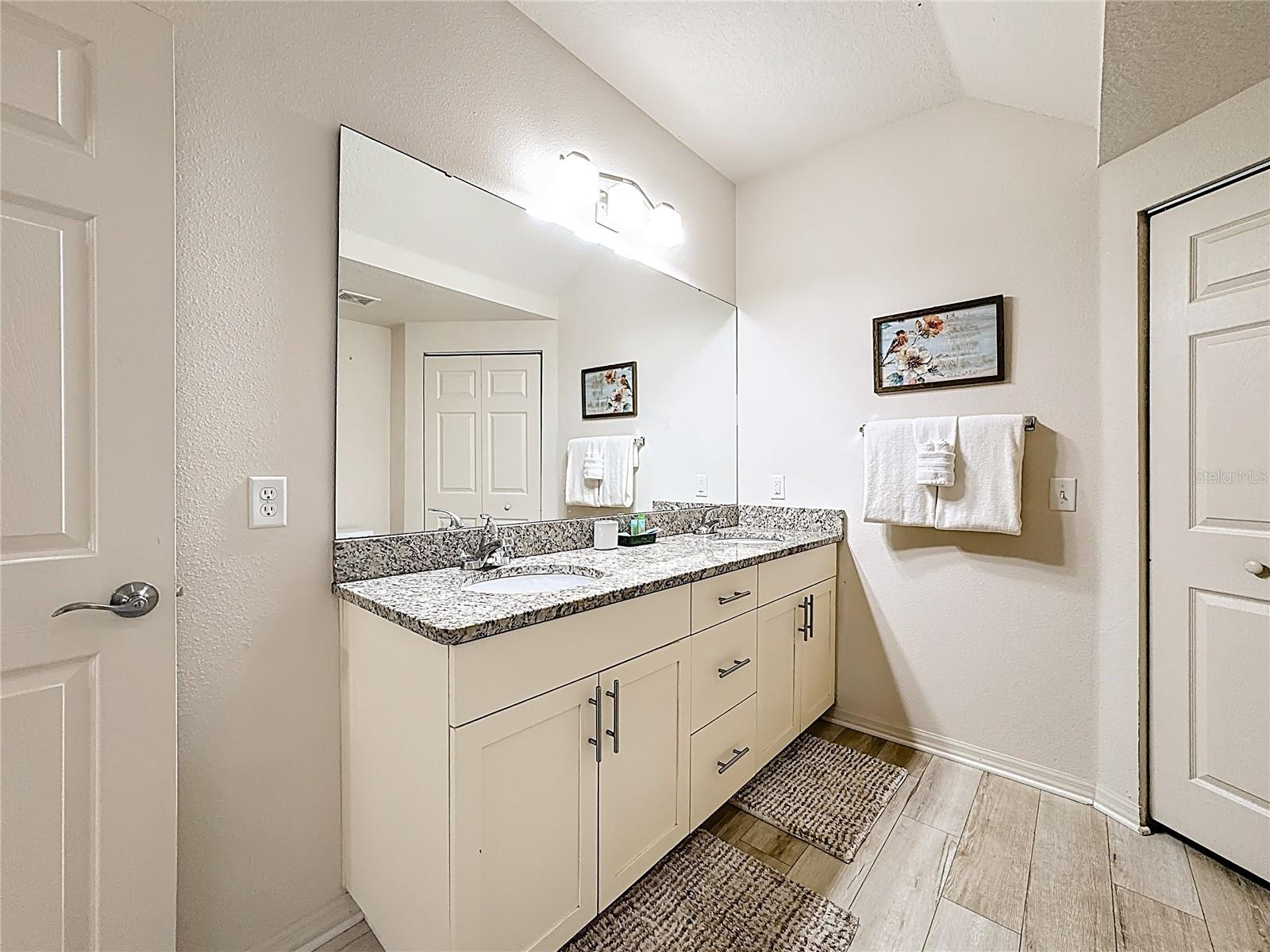 Image 25 of 34 For 8986 Shine Drive